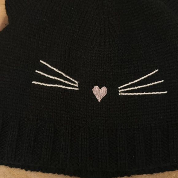 Toddler Girl Old Navy Beanie - Picture 3 of 5